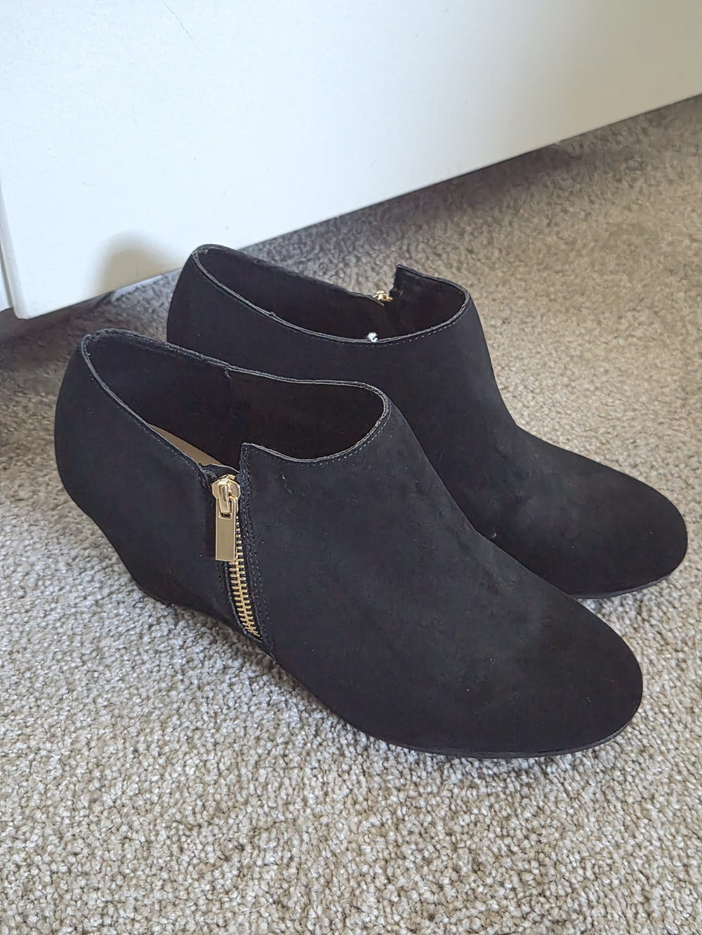 Women's Black Faux Suede Wedge Ankle Booties with Side Zip Size 10